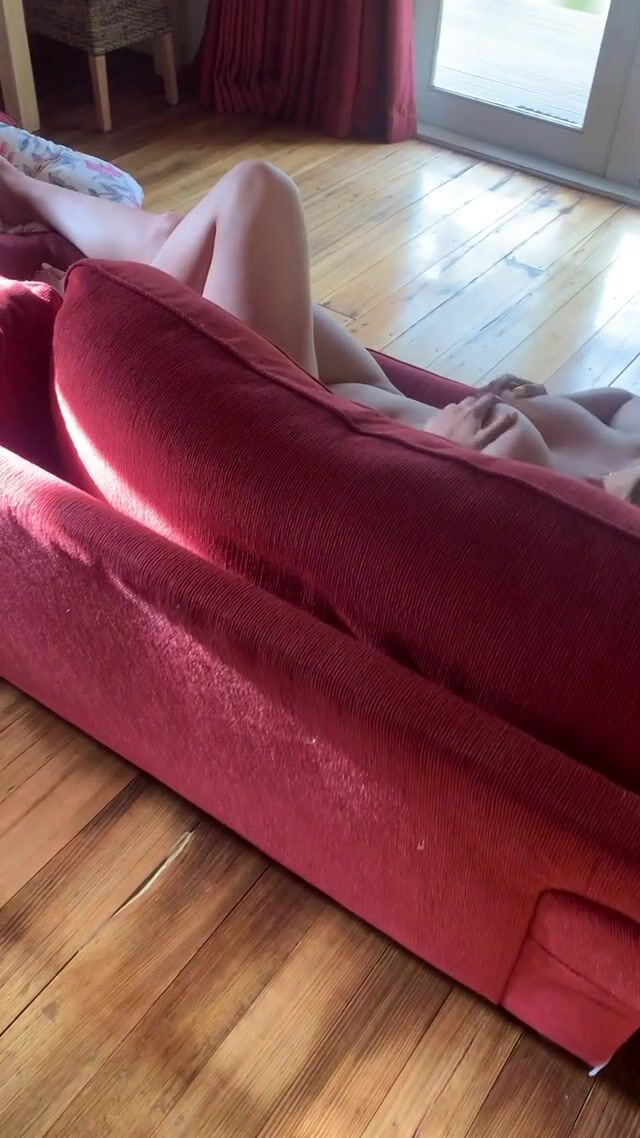 What would you do if you found a thick Aussie girl naked on your couch? ????