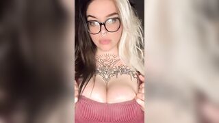 Curvy: Am I shadowbanned? I never get love anymore♥️♥️. I thought you guys liked mommy milkers? #3