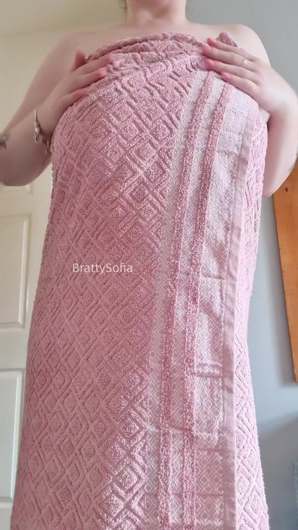 What do you think of the curves under my towel?
