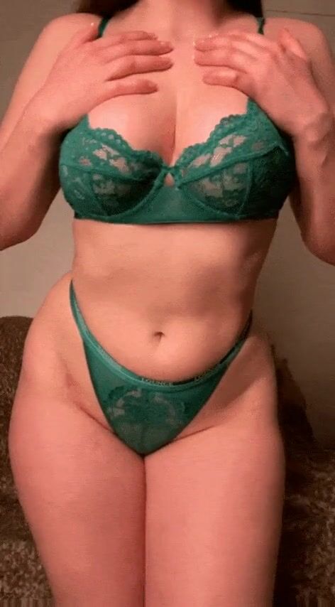 I love this gif, my booty looks so fuckable in it ????