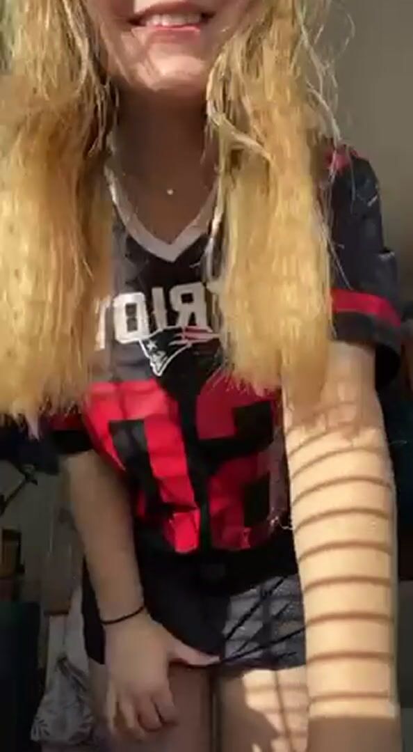 Run your hands along my curves as you fuck me