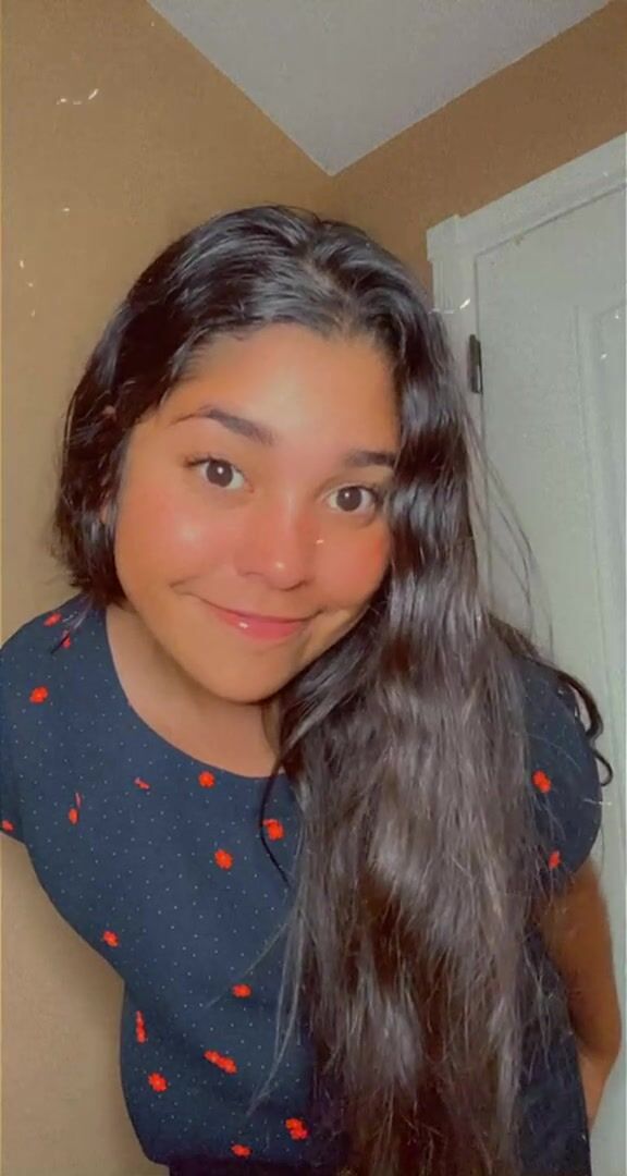 I’m a curvy Latina, Smash or pass? Be honest!