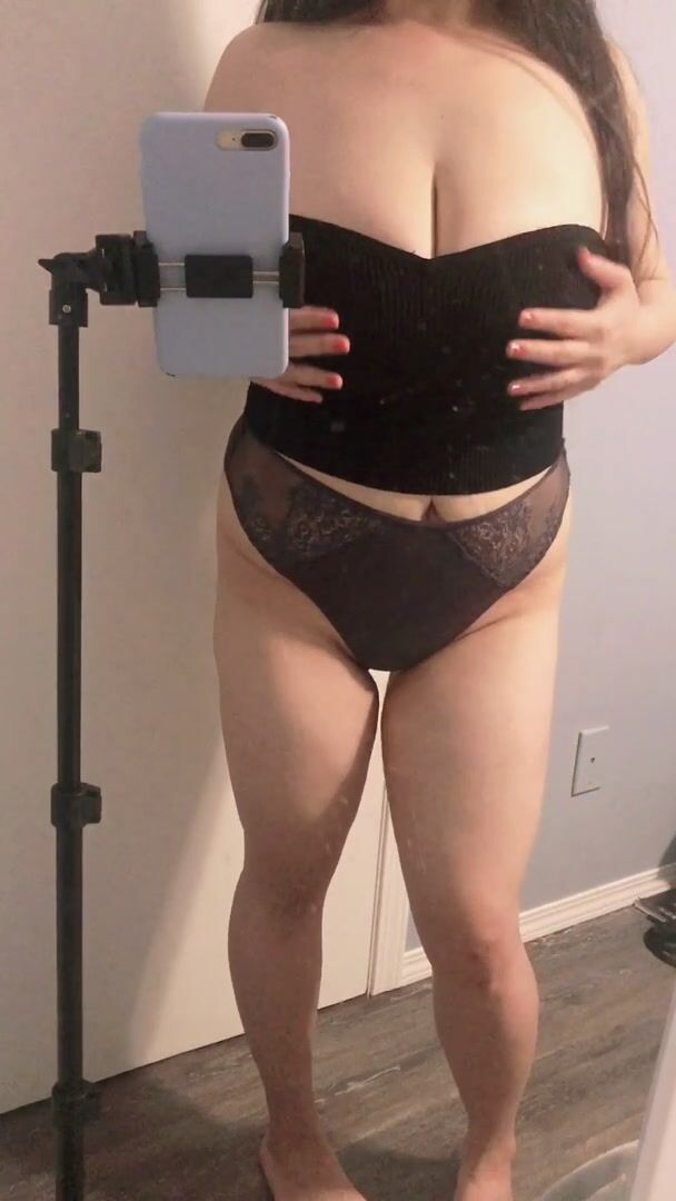 I’m short, cute and curvy