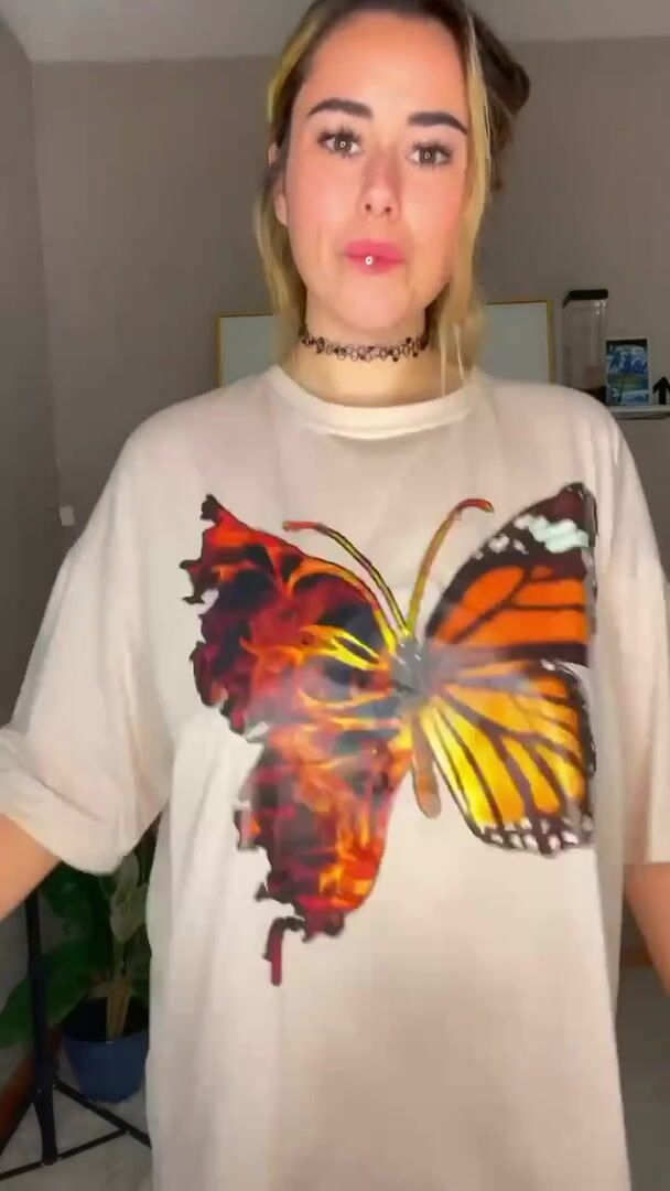 let me suck you like this lollipop????