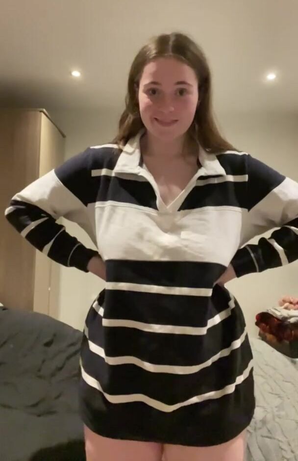 Anybody fancy teaching a curvy teen a thing or two?