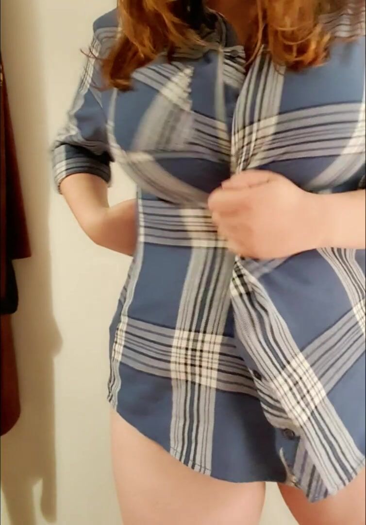 wearing baggy clothes to hide my curves doesn't always work ????