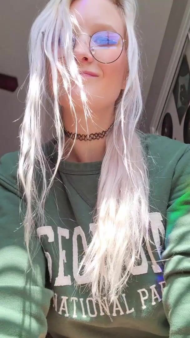 are you into nerdy girls that are a 5 in the face but 8 for the body?