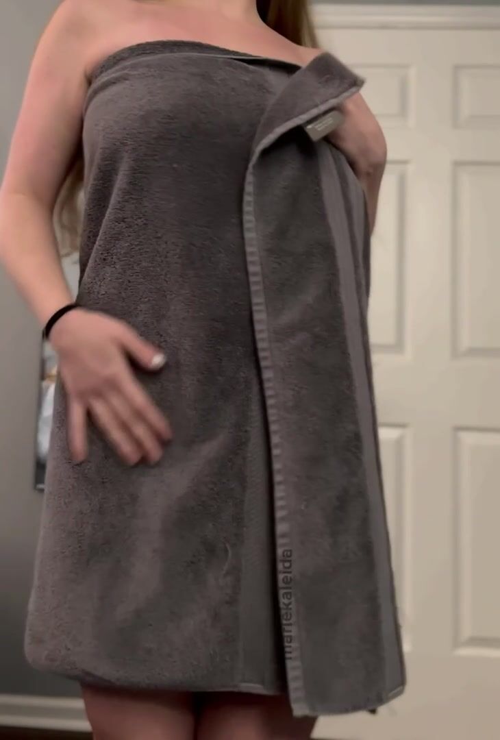 Curvy moms do it best