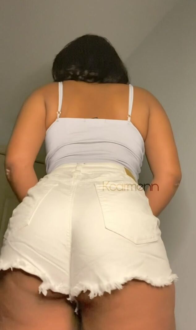 For those of you who like ebony girls