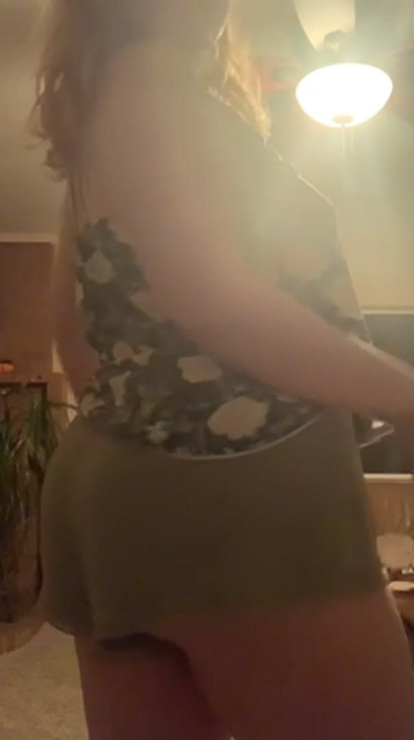 I heard you like redheads with big asses
