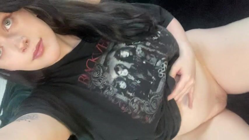 Would you fuck a chubby goth girl?