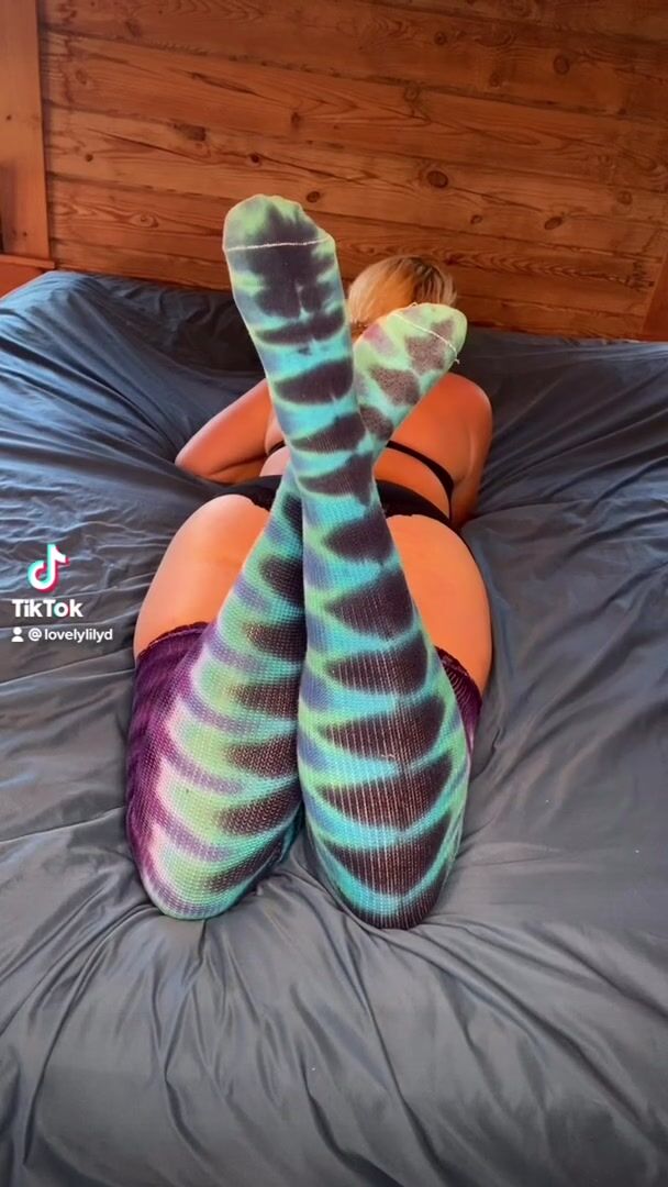 Would you fuck a curvy mom?