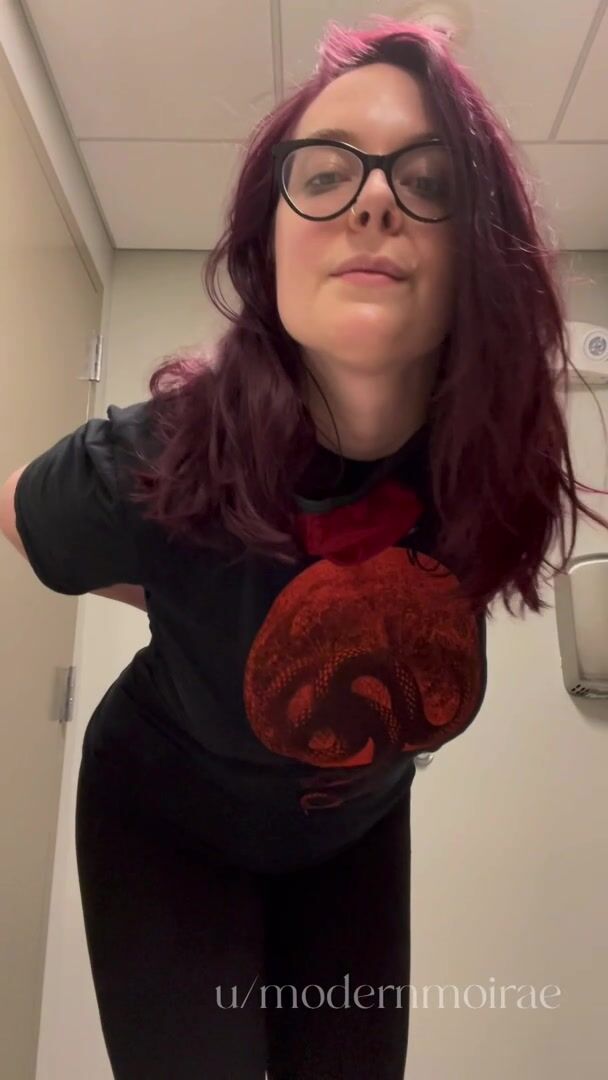 Tiddy tuesday work bathroom flash for ya!