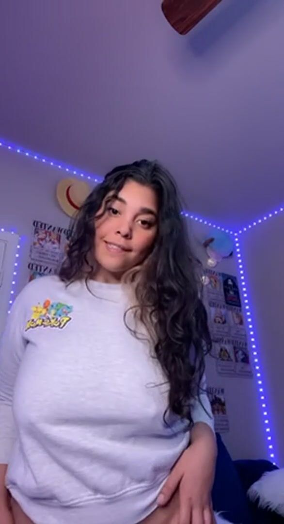 If you like curvy girls then we should fuck