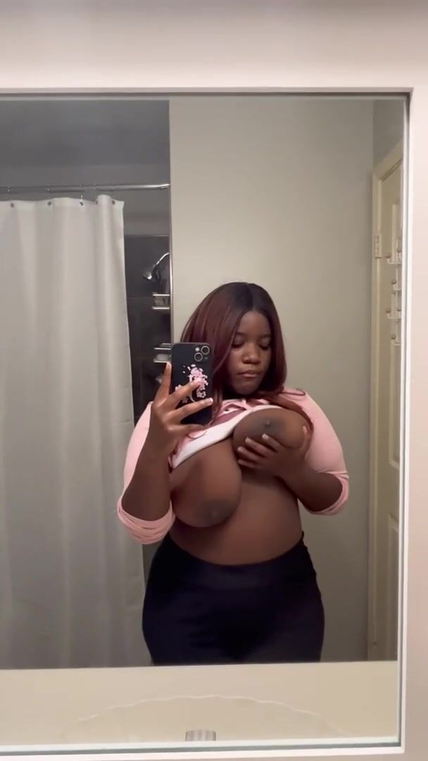 Figured you boys would enjoy a curvy black teen sucking her tits ????