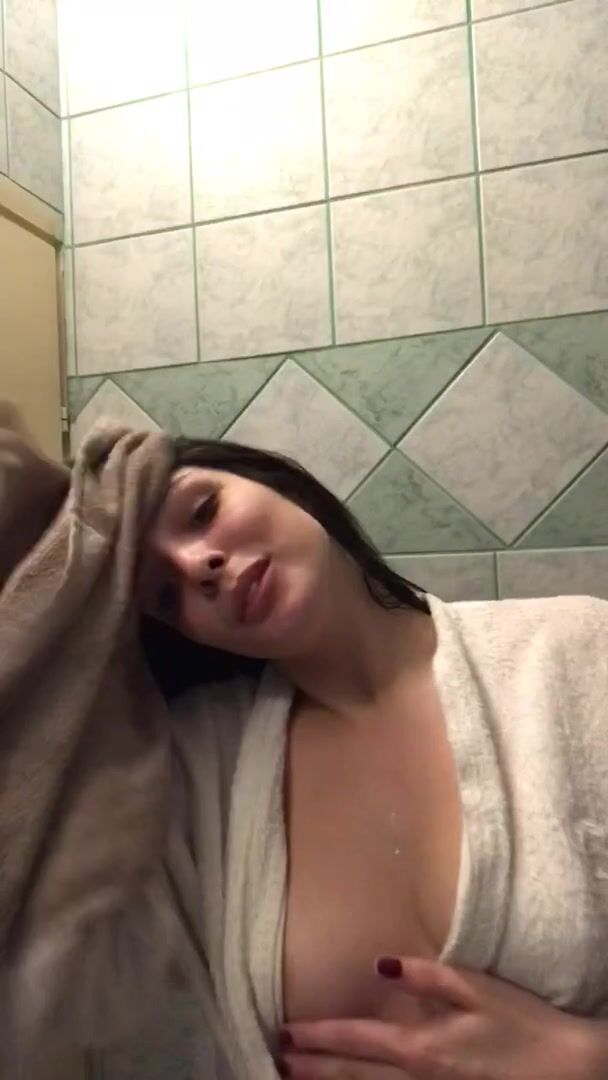 (18) come take a shower for christmas with me ????????????