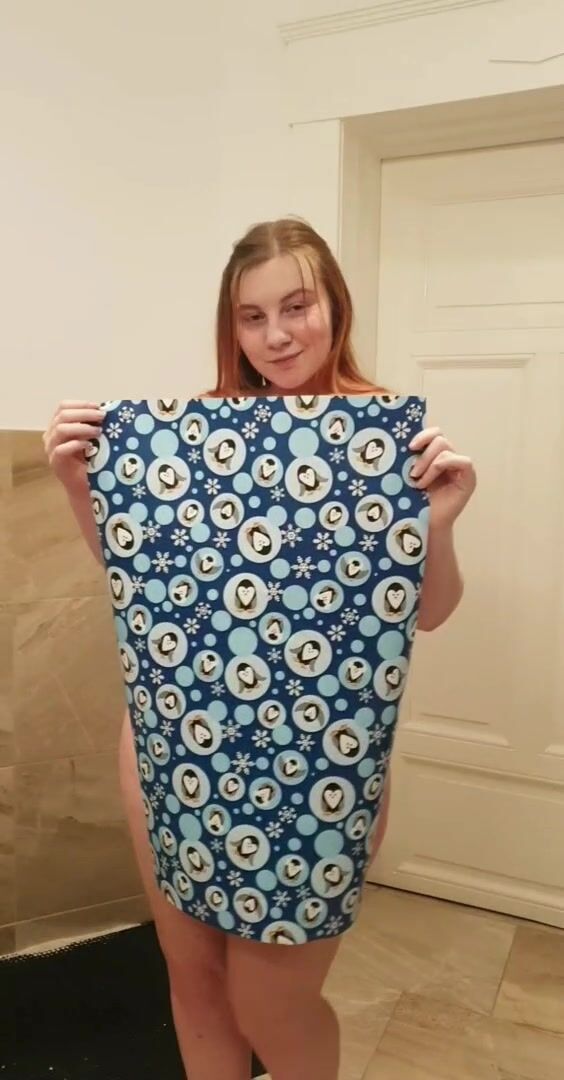 The perfect Christmas present doesn't exist...What about a curvy 18 year old?