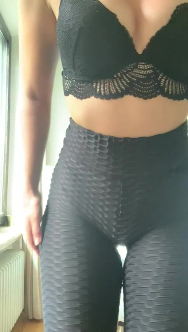 I'm that girl that nobody wanted to f*ck in school