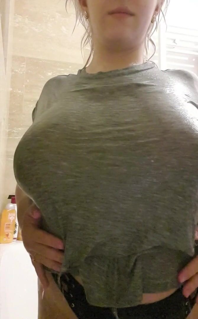 My tits clap when i'm on top ☺