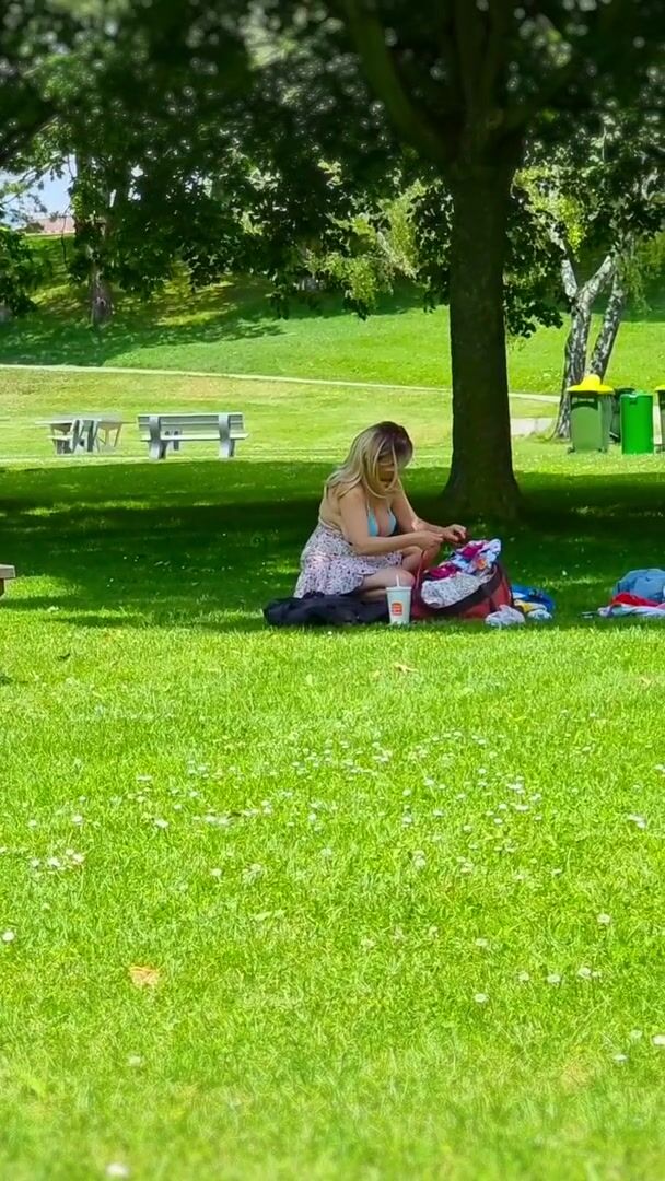 Thick and curvy in a microkini