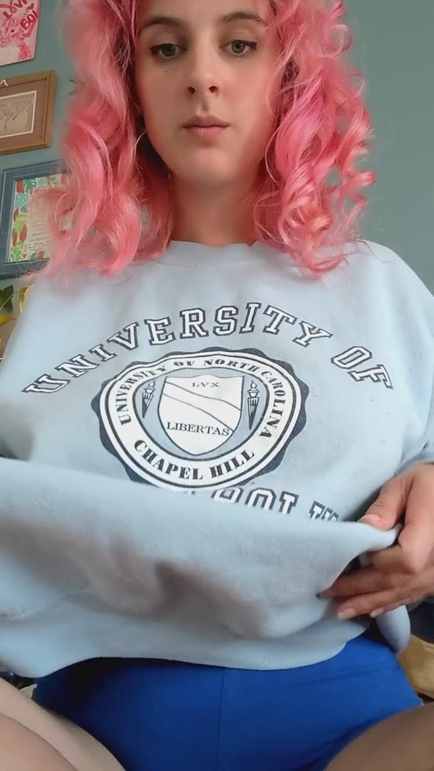 sweatshirt drops are a classic for a reason ????