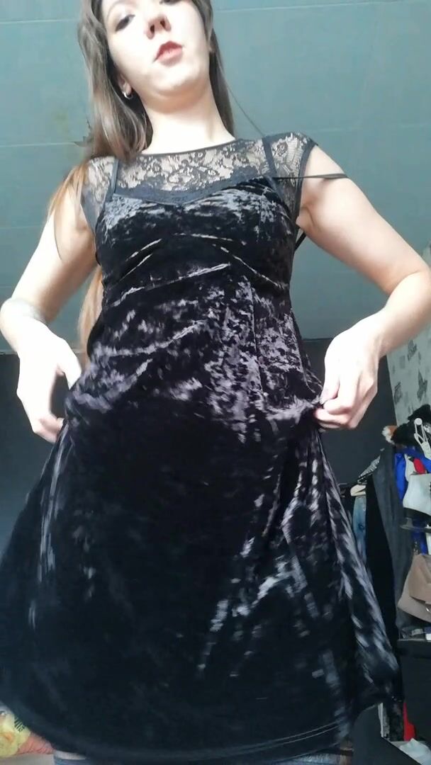 Hii to the same 5 guys who see me stripping half naked