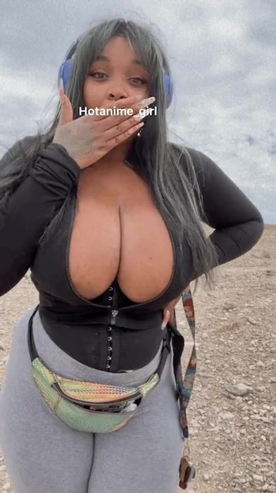 Suns out boobs out